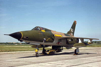 800px-Republic F-105D Thunderchief USAF.jpg