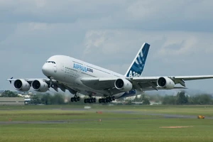 An A380 taking off at the 2007 Paris Air Show.