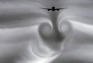 Boeing-777-wake-turbulance.png