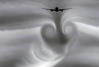 Boeing-777-wake-turbulance