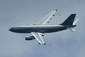 A Luftwaffe A310 MRTT in flight.