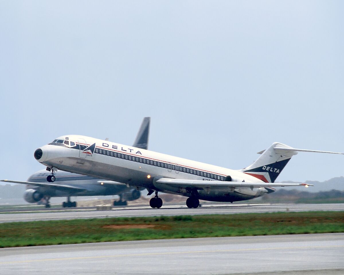 Douglas DC-9 | Aircraft Wiki | Fandom