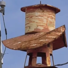 A damaged 5V