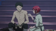 Shirayuki patching Obi up