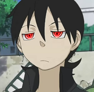 Kento delante de Franken Stein.