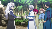 Seiryuu gives a fish to Kija