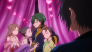 Hak watches Jae-Ha flirt with the ladies