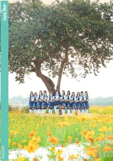 CGM48 LOVE TRIP Mini Photobook (Jacket B)