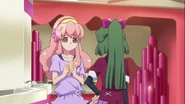 Minami give Orine advices about haters.