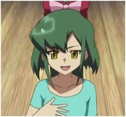 Takamina explaining to Nagisa and Yuka that they let each other know their mistakes.