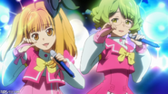 Sonata and Suzuko singing Niji no Ressha