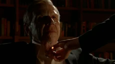 Mein Kampf Der Raucher.jpg (71 KB) Der Raucher taucht wieder in der ersten Folge der 10. Staffel auf