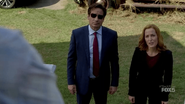 Mulder und Scully holen Kyle ab