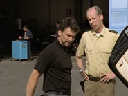 Vaterundsohn4.jpg (109 KB) Dieter spricht mit Dr. Schmidt.