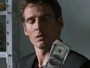 Biszumbitterenende1.jpg (70 KB) Tom findet Bestechungsgeld in Behrmanns Wohnung.