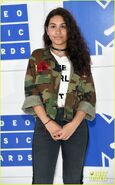 Alessia-cara-troye-sivan-mtv-vmas-2016-11