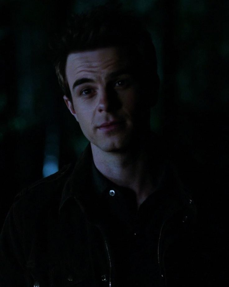 Nathaniel Buzolic (Kol Mikaelson), pehtrova