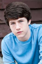 Maria-peterson-Photography-dylan-minnette-18510619-467-700.jpg