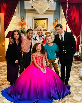 Pilot | Alice in the Palace Wiki | Fandom