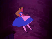 Alice-in-wonderland-disneyscreencaps.com-620