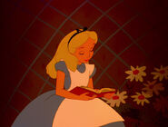 Alice-in-wonderland-disneyscreencaps.com-589