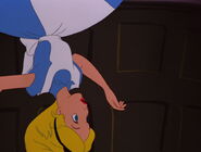 Alice-in-wonderland-disneyscreencaps.com-650