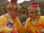 Tweedledee y Tweedledum en "Alicia y el Espejo Mágico"
