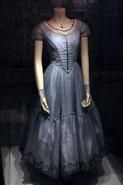 Alice in wonderland 2010 costumes deals