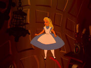 Alice-in-wonderland-disneyscreencaps.com-572
