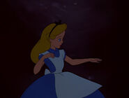 Alice-in-wonderland-disneyscreencaps.com-547