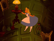 Alice-in-wonderland-disneyscreencaps.com-561