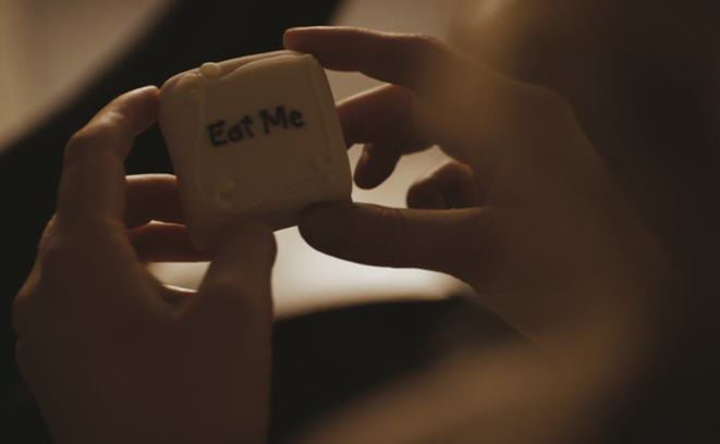 alice in wonderland movie eat me