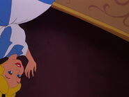 Alice-in-wonderland-disneyscreencaps.com-645