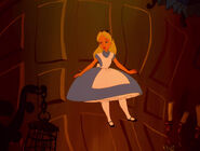 Alice-in-wonderland-disneyscreencaps.com-570