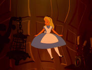 Alice-in-wonderland-disneyscreencaps.com-571