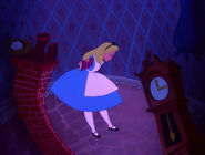 Alice-in-wonderland-disneyscreencaps.com-598