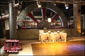 Tanzfabrik preisrichter.png (116 KB) Jury-Pult