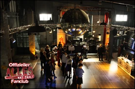 Tanzfabrik discokugel.png (116 KB) Parkett mit Discokugel