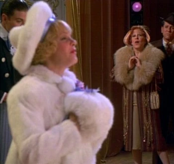 Dainty june on stage 3556