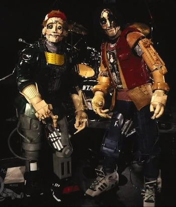 Homemade alien robots are most excellent.
