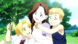Fullmetal.Alchemist.Brotherhood.full.95421.jpg