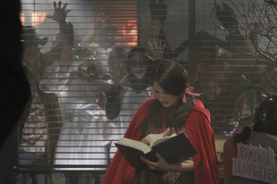 Community-s2e6-Epidemiology-13-550x366 9289