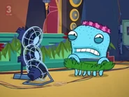 Octo with Fans.jpg (144 KB) Octo dressing his best on a Thursday Afternoon.