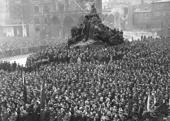Communist demonstrators at the Old Town Square, 21 February 1948.