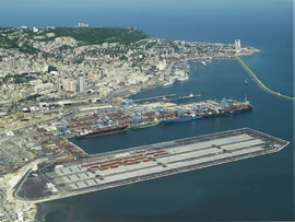 Puerto Shalom alberga al puerto más grande e importante de Israel.