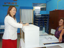 Hernando votando en Primarias
