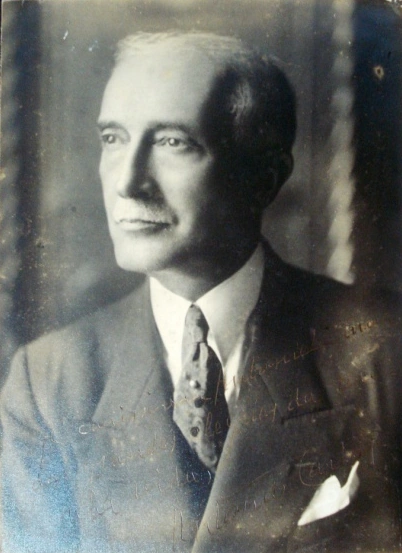 Antônio Carlos de Andrada (Um Brasil Fragmentado) História