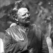 Leo Trotzki, Führer der Permanenten Revolution und Sowjetunion