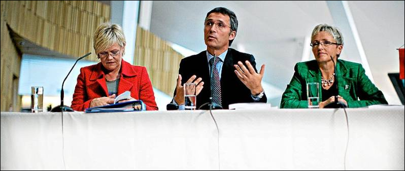 Stoltenberg with Halvorsen and Navarsete.png