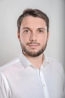 Роман Юнеман